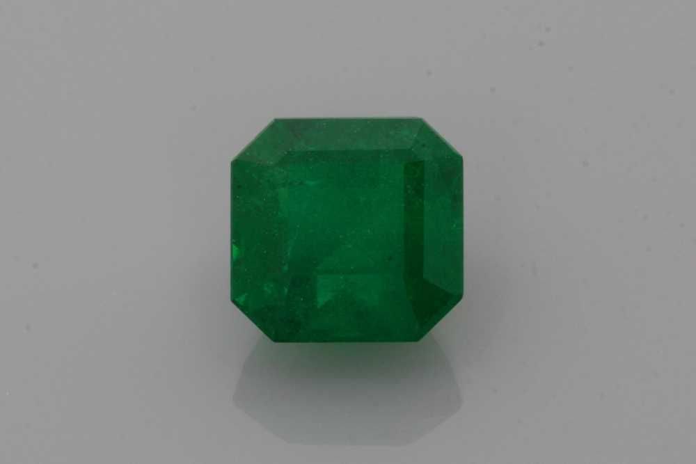Loose Emerald Gemstone - Asscher 1.73ct Green SI: Loose Emerald Gemstone - Asscher 1.73ct Green SI This listing features Loose Emerald Gemstone - Asscher 1.73ct Green SI. Item specifics are provided below. Item Specifics: Type: Emerald Carat: 1.73 Cu