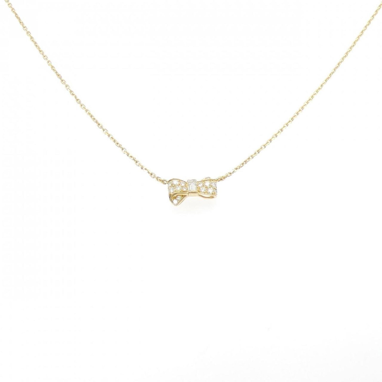 0.56CT Van Cleef & Arpels Alice Necklace: 0.56CT Van Cleef & Arpels Alice Necklace This listing features 0.56CT Van Cleef & Arpels Alice Necklace. Item specifics are provided below. Item Specifics: Brand: Van Cleef & Arpels Necklace Type: Nec