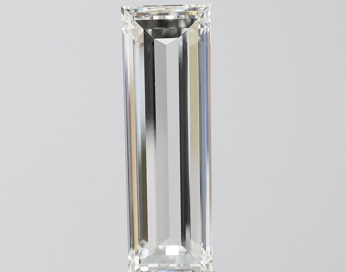 Loose Lab Diamond - IGI Baguette 2.43ct G VVS2: Loose Lab Diamond - IGI Baguette 2.43ct G VVS2 This listing features Loose Lab Diamond - IGI Baguette 2.43ct G VVS2. Item specifics are provided below. Item Specifics: Source: This Is A Real Diamond G