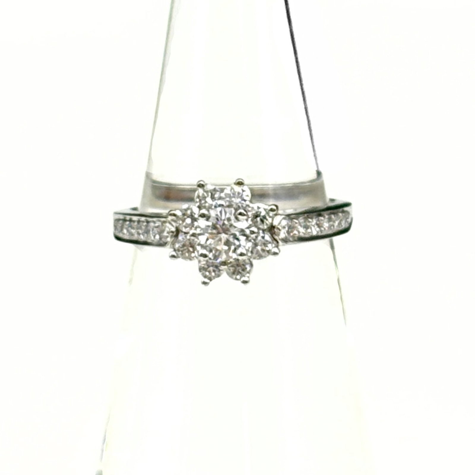 Ring Tiffany Band: Ring Tiffany Band This listing features Ring Tiffany Band. Item specifics are provided below. Item Specifics: Brand: Tiffany Type: Band Ring Gender: Women Metal: Platinum Metal Purity: Platinum950 Sto