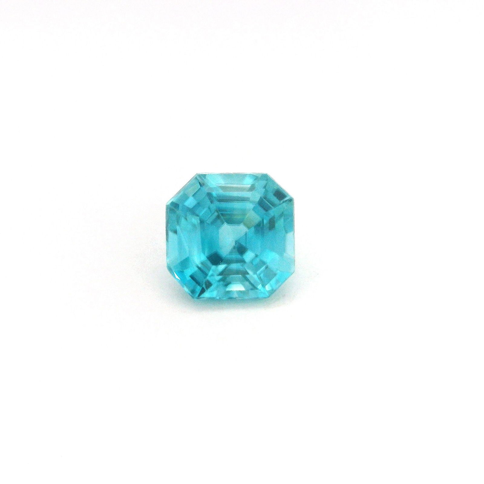 Loose Zircon Gemstone - GSI Octagonal 2.17ct Blue EC: Loose Zircon Gemstone - GSI Octagonal 2.17ct Blue EC This listing features Loose Zircon Gemstone - GSI Octagonal 2.17ct Blue EC. Item specifics are provided below. Item Specifics: Type: Zircon Carat: