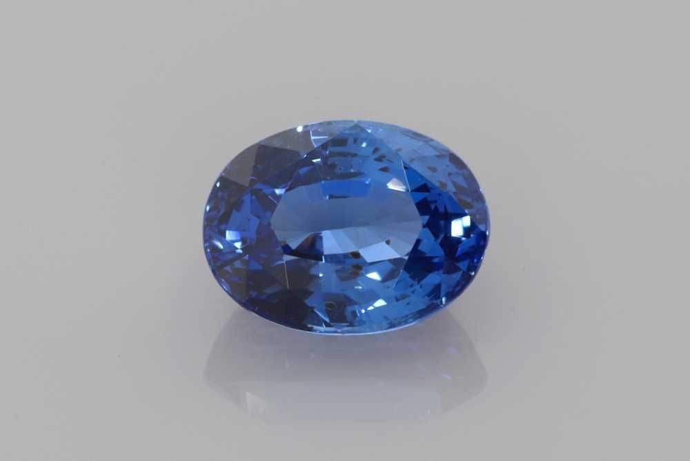Loose Sapphire Gemstone - GIA Oval 2.62ct Blue SI: Loose Sapphire Gemstone - GIA Oval 2.62ct Blue SI This listing features Loose Sapphire Gemstone - GIA Oval 2.62ct Blue SI. Item specifics are provided below. Item Specifics: Type: Sapphire Carat: 2.62