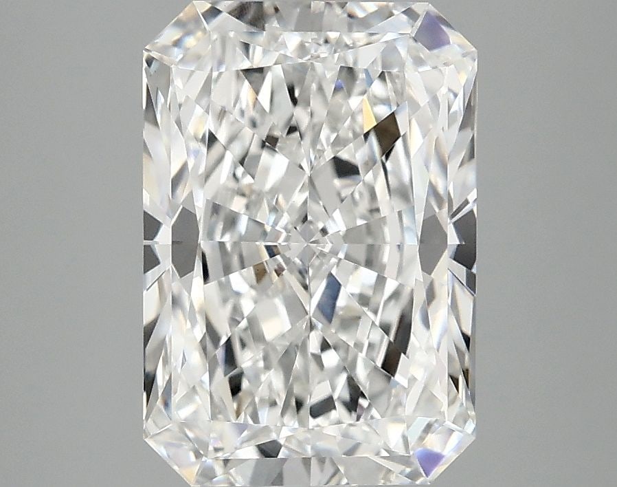 Loose Lab Diamond - IGI Radiant 3.03ct E VVS2: Loose Lab Diamond - IGI Radiant 3.03ct E VVS2 This listing features Loose Lab Diamond - IGI Radiant 3.03ct E VVS2. Item specifics are provided below. Item Specifics: Source: This Is A Real Diamond