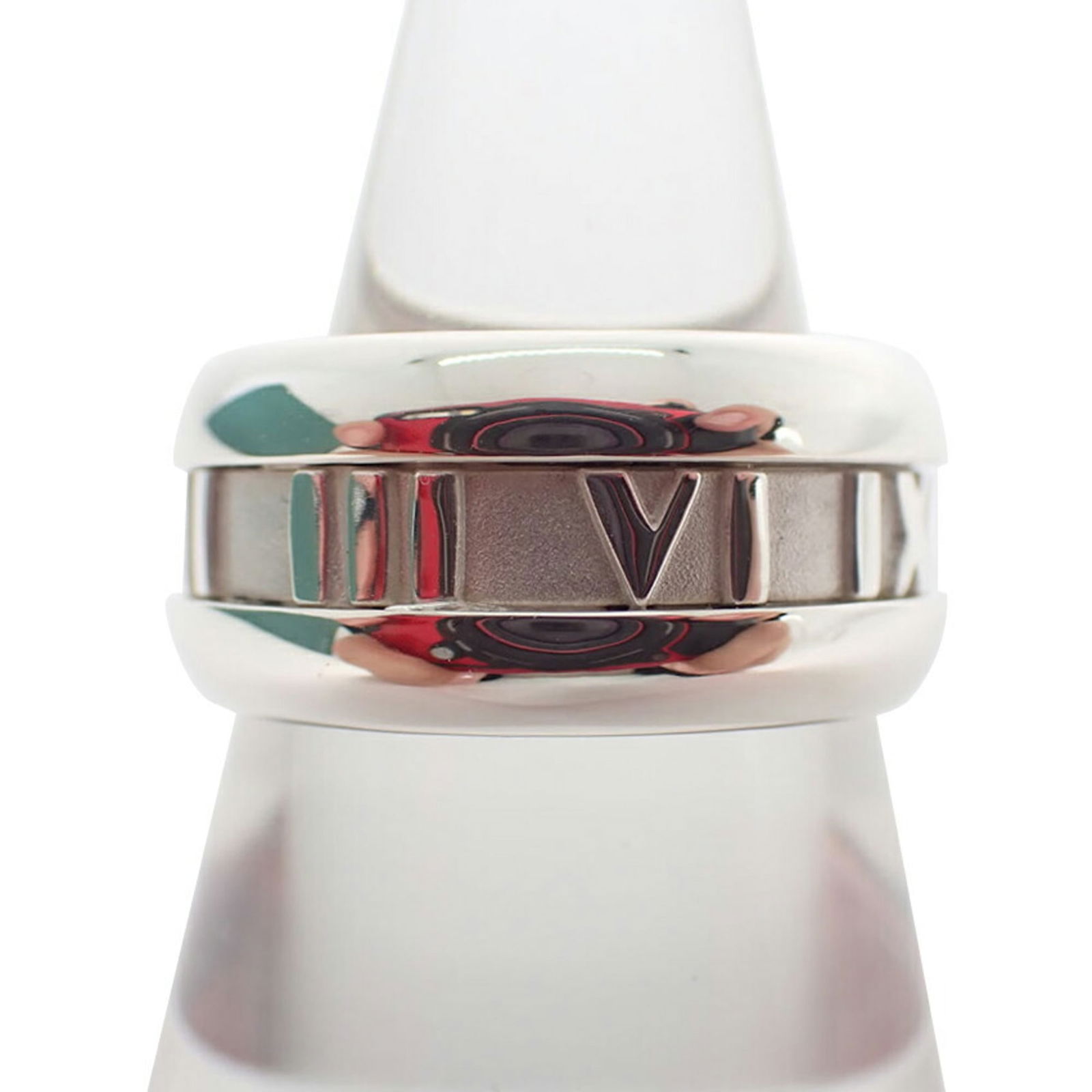 925 Tiffany Band Ring Sterling Silver: 925 Tiffany Band Ring Sterling Silver This listing features 925 Tiffany Band Ring Sterling Silver. Item specifics are provided below. Item Specifics: Brand: Tiffany Type: Band Ring Gender: Women Mater