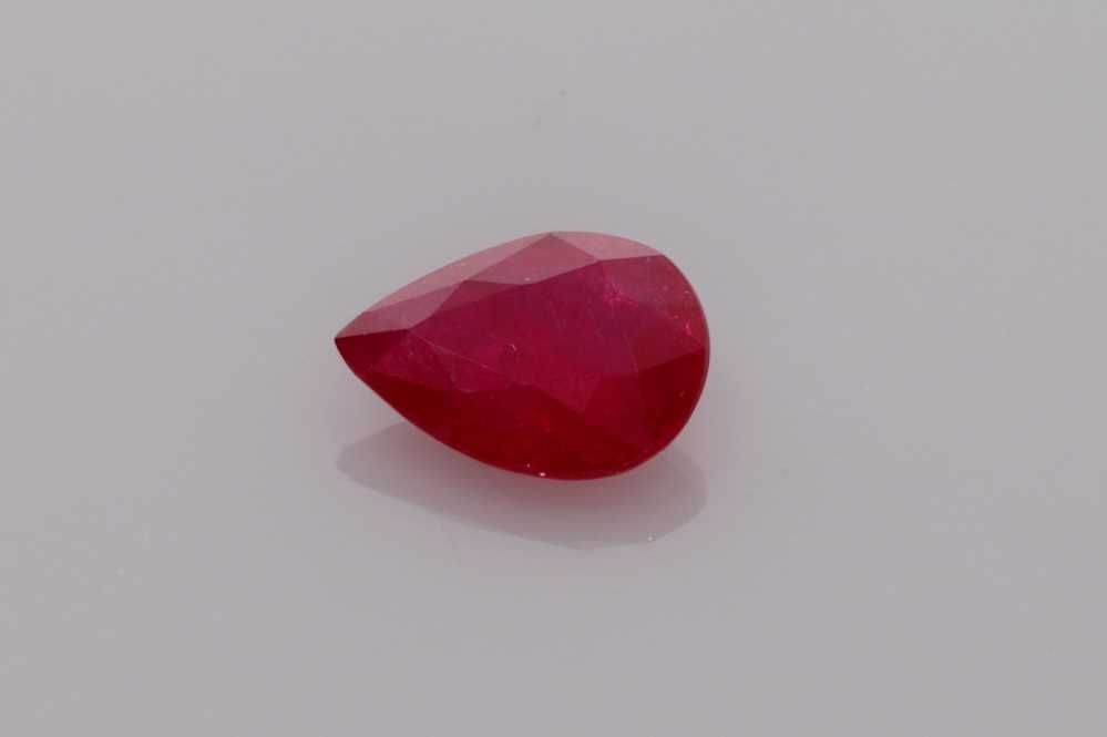 Loose Ruby Gemstone - Pear 1.11ct Red SI: Loose Ruby Gemstone - Pear 1.11ct Red SI This listing features Loose Ruby Gemstone - Pear 1.11ct Red SI. Item specifics are provided below. Item Specifics: Type: Ruby Carat: 1.11 Cut: Faceted Color: R
