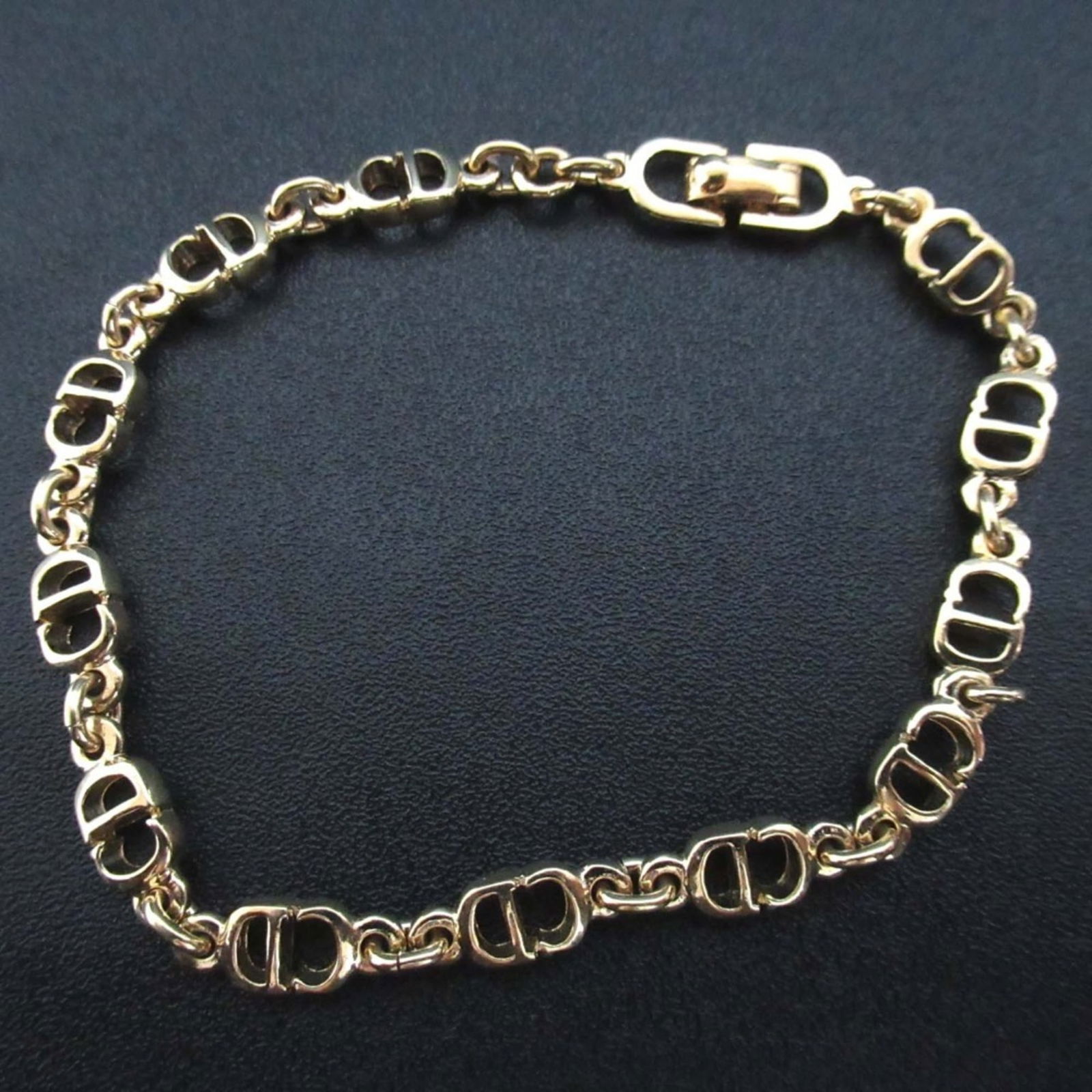 Bracelet Christian Dior Charm: Bracelet Christian Dior Charm This listing features Bracelet Christian Dior Charm. Item specifics are provided below. Item Specifics: Brand: Christian Dior Type: Charm Bracelet Gender: Women Color: