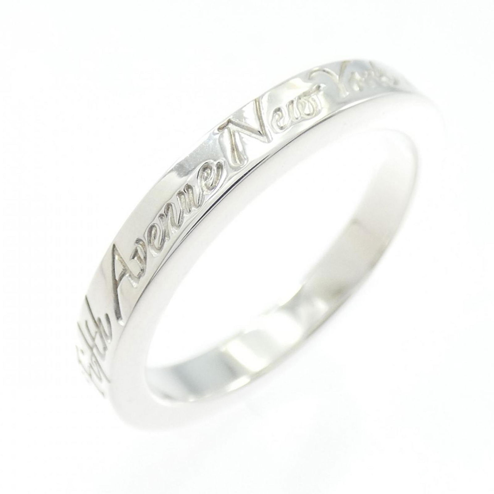 925 Tiffany Band Ring Silver: 925 Tiffany Band Ring Silver This listing features 925 Tiffany Band Ring Silver. Item specifics are provided below. Item Specifics: Brand: Tiffany Type: Band Ring Gender: Women Material: Silver 925 Us