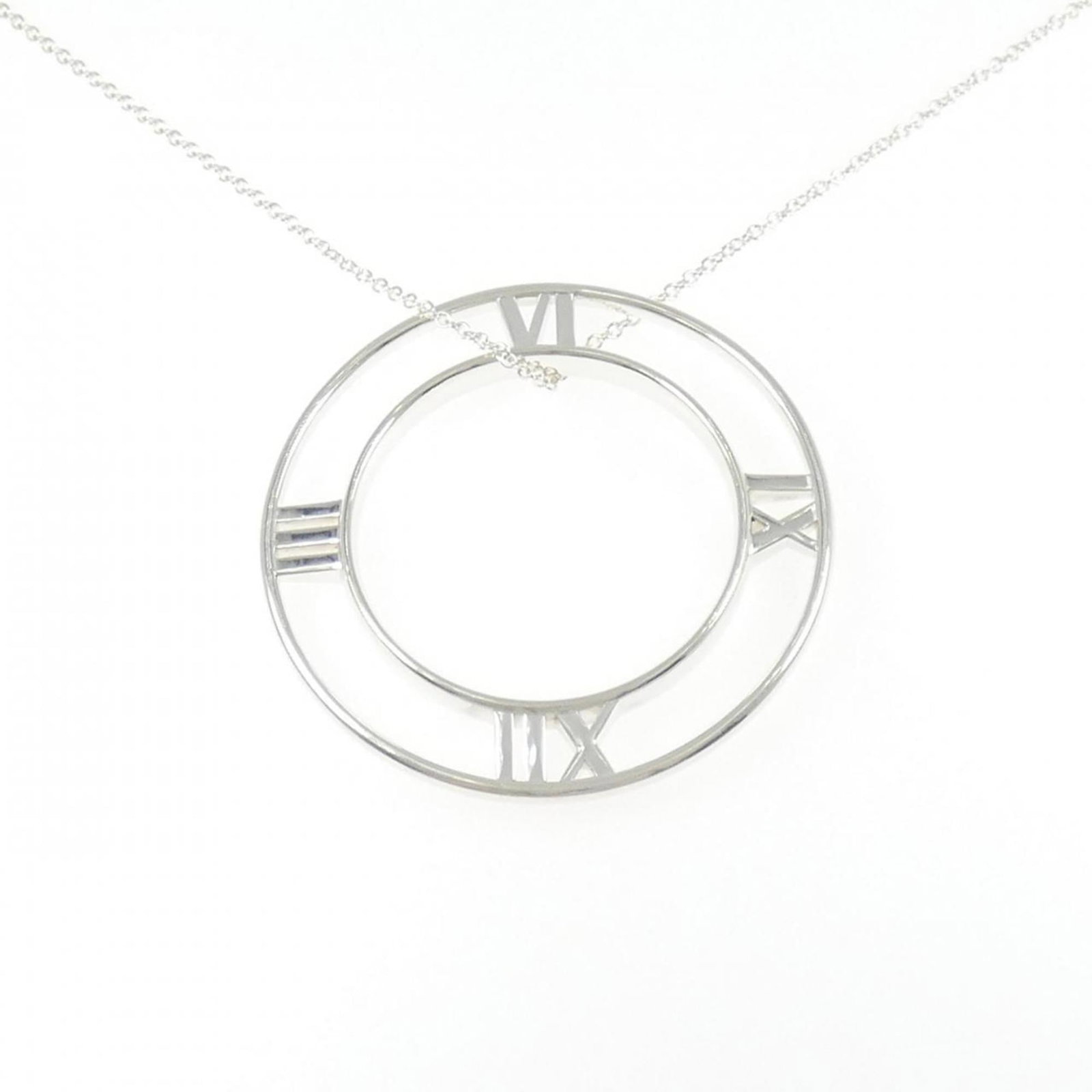 Necklace Tiffany Atlas Round: Necklace Tiffany Atlas Round This listing features Necklace Tiffany Atlas Round. Item specifics are provided below. Item Specifics: Brand: Tiffany Necklace Type: Necklace Gender: Men,Women Material: