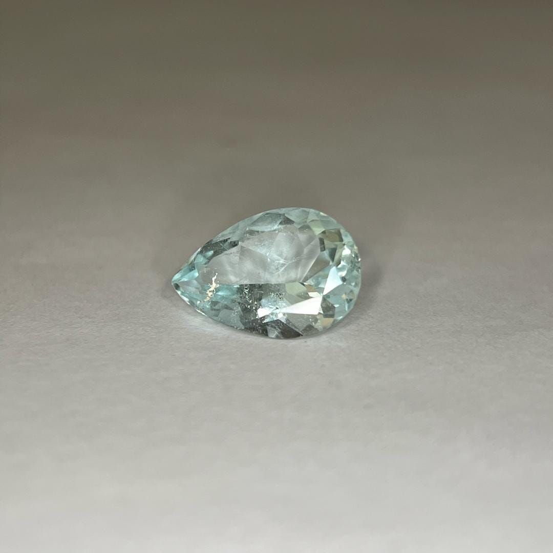 Loose Aquamarine Gemstone - Pear 4.115ct Blue SI: Loose Aquamarine Gemstone - Pear 4.115ct Blue SI This listing features Loose Aquamarine Gemstone - Pear 4.115ct Blue SI. Item specifics are provided below. Item Specifics: Type: Aquamarine Carat: 4.11