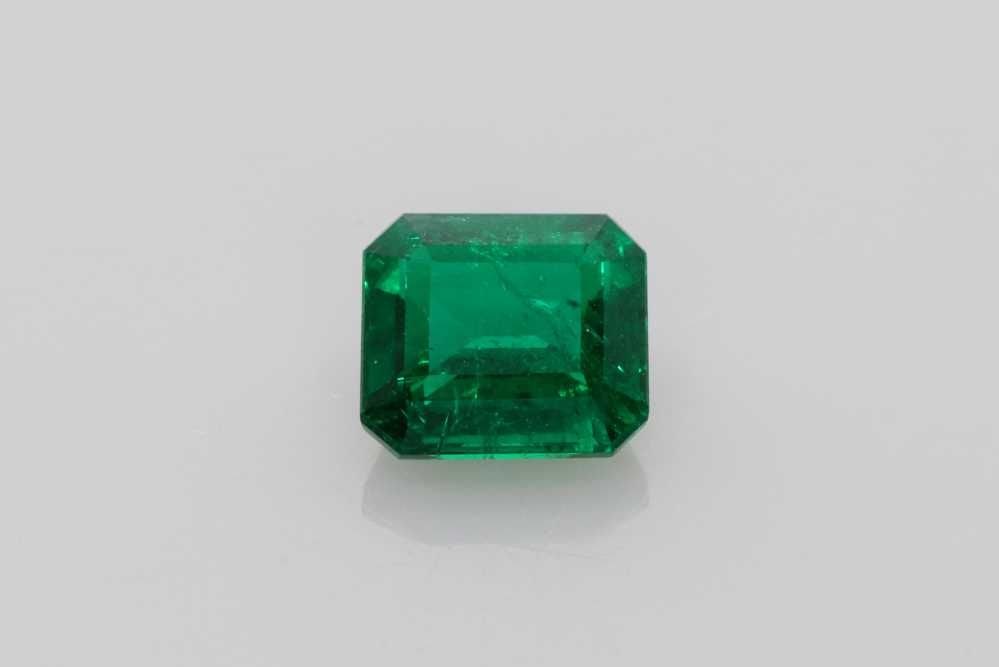 Loose Emerald Gemstone - GIA Octagonal 1.65ct Green SI: Loose Emerald Gemstone - GIA Octagonal 1.65ct Green SI This listing features Loose Emerald Gemstone - GIA Octagonal 1.65ct Green SI. Item specifics are provided below. Item Specifics: Type: Emerald Ca