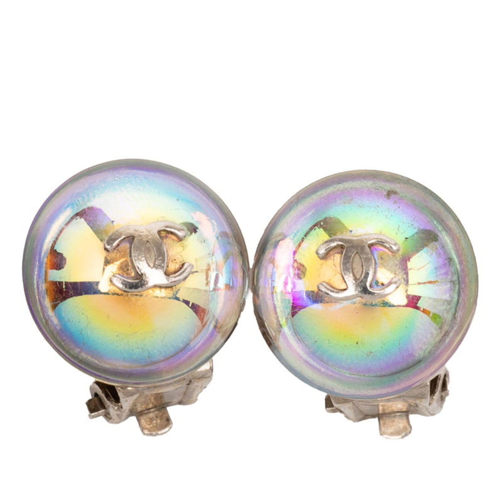 Metal Chanel Clip Earrings: Metal Chanel Clip Earrings This listing features Metal Chanel Clip Earrings. Item specifics are provided below. Item Specifics: Brand: Chanel Type: Clip Earrings Gender: Women Material: Metal Color: