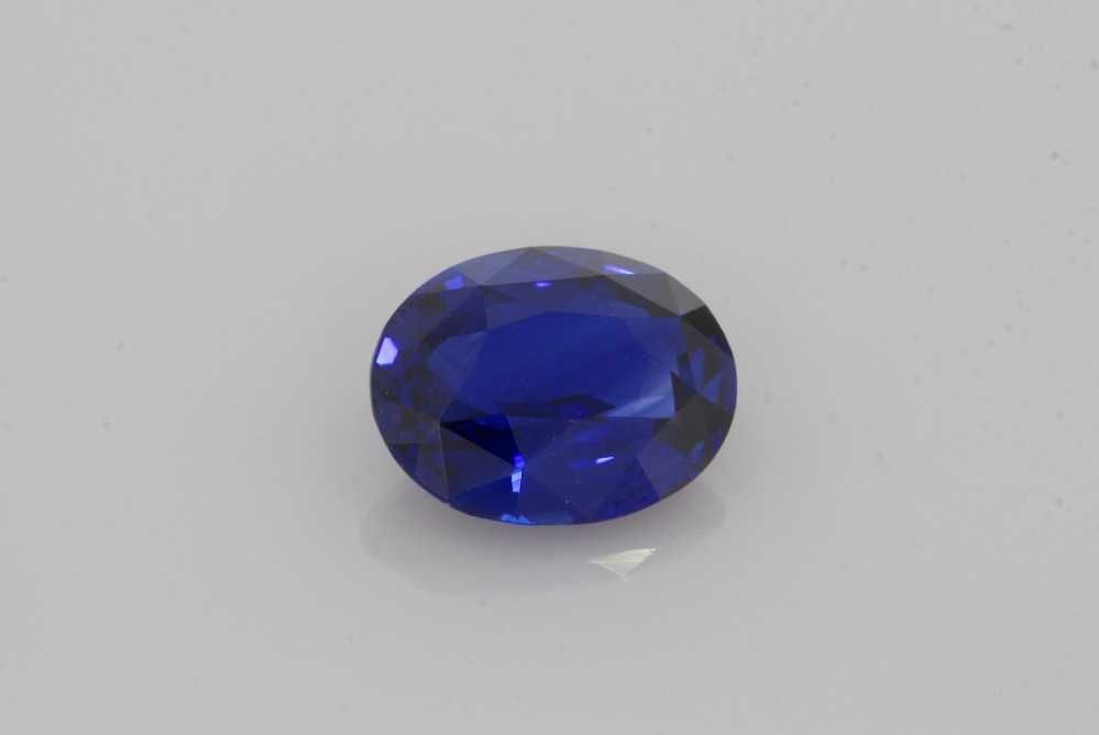 Loose Sapphire Gemstone - GIA Oval 3.01ct Blue EC: Loose Sapphire Gemstone - GIA Oval 3.01ct Blue EC This listing features Loose Sapphire Gemstone - GIA Oval 3.01ct Blue EC. Item specifics are provided below. Item Specifics: Type: Sapphire Carat: