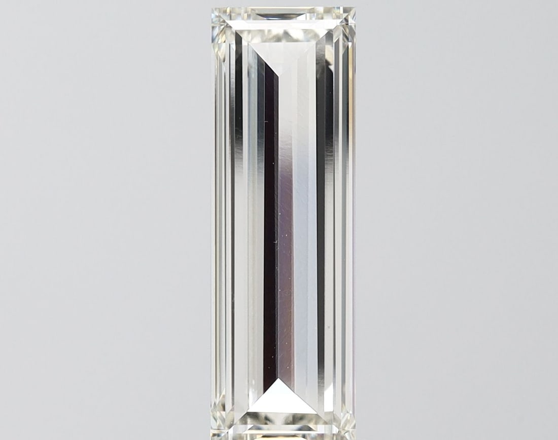Loose Lab Diamond - IGI Baguette 3.01ct H VVS2: Loose Lab Diamond - IGI Baguette 3.01ct H VVS2 This listing features Loose Lab Diamond - IGI Baguette 3.01ct H VVS2. Item specifics are provided below. Item Specifics: Source: This Is A Real Diamond G