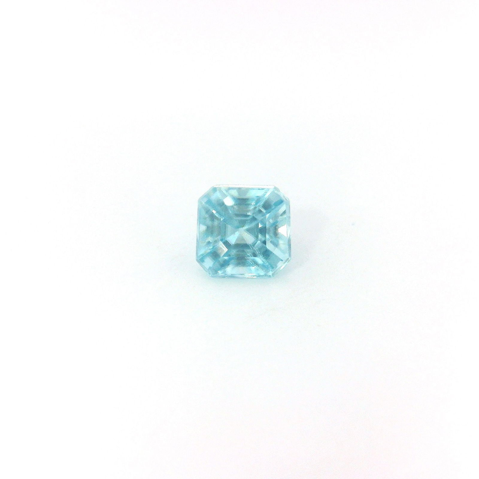 Loose Zircon Gemstone - GSI Octagonal 1.1ct Blue SI: Loose Zircon Gemstone - GSI Octagonal 1.1ct Blue SI This listing features Loose Zircon Gemstone - GSI Octagonal 1.1ct Blue SI. Item specifics are provided below. Item Specifics: Type: Zircon Carat: 1.
