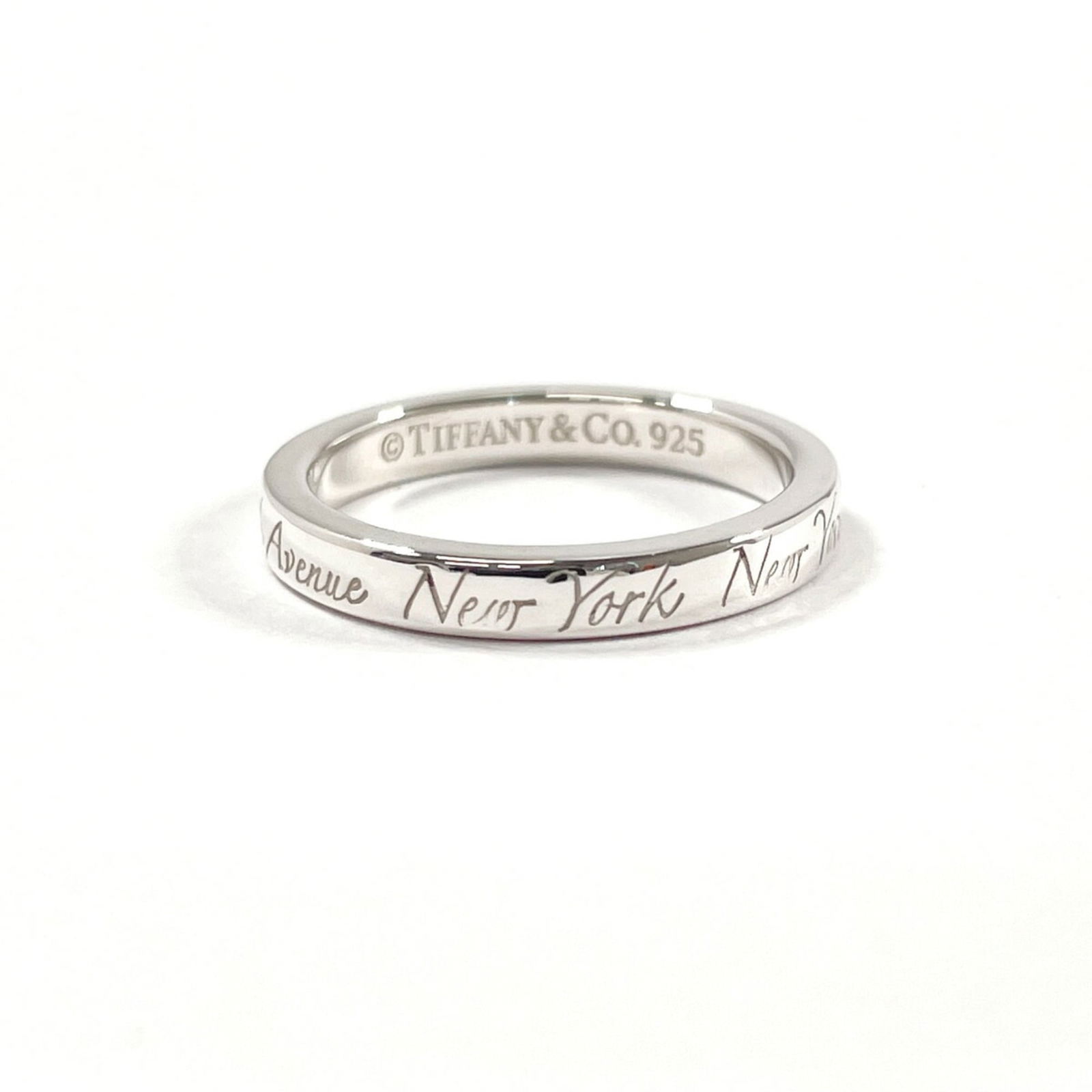 925 Tiffany Band Ring Silver: 925 Tiffany Band Ring Silver This listing features 925 Tiffany Band Ring Silver. Item specifics are provided below. Item Specifics: Brand: Tiffany Type: Band Ring Gender: Women Color: Silver Material: