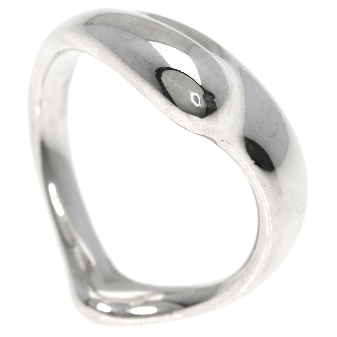 Silver TIFFANY&Co. Curved Wave Heart Ring: Silver TIFFANY&Co. Curved Wave Heart Ring This listing features Silver TIFFANY&Co. Curved Wave Heart Ring. Item specifics are provided below. Item Specifics: Brand: TIFFANY&Co. Style: Ring Material: S