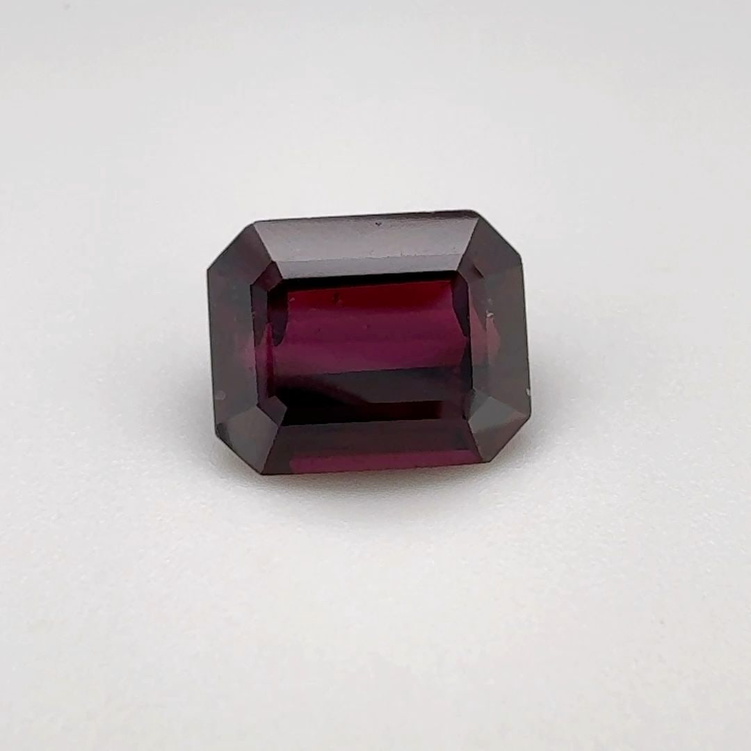 Loose Garnet Gemstone - Octagonal 4.805ct Red EC (1 of 1)