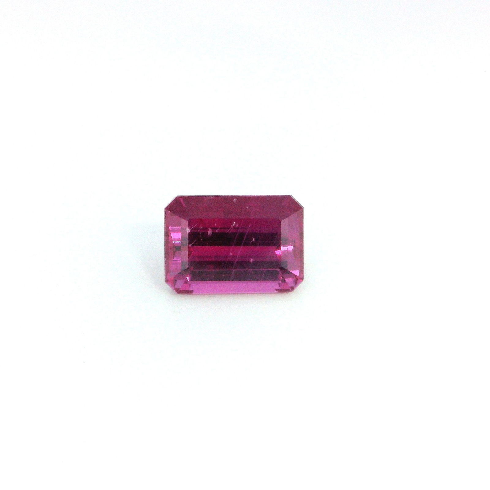 Loose Ruby Gemstone - GSI Octagonal 1.59ct Red SI: Loose Ruby Gemstone - GSI Octagonal 1.59ct Red SI This listing features Loose Ruby Gemstone - GSI Octagonal 1.59ct Red SI. Item specifics are provided below. Item Specifics: Type: Ruby Carat: 1.59 Cut