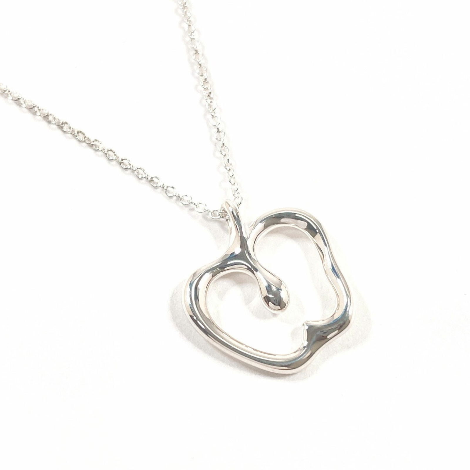 Women TIFFANY & Co. Tiffany Apple Elsa Peretti Necklace in 925 Sterling Silver for: Women TIFFANY & Co. Tiffany Apple Elsa Peretti Necklace in 925 Sterling Silver for This listing features Women TIFFANY & Co. Tiffany Apple Elsa Peretti Necklace in 925 Sterling Silver for. Item specif