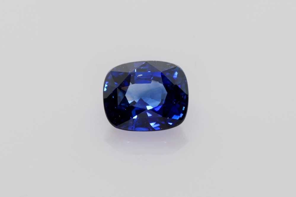 Loose Sapphire Gemstone - Cushion 1.57ct Blue EC: Loose Sapphire Gemstone - Cushion 1.57ct Blue EC This listing features Loose Sapphire Gemstone - Cushion 1.57ct Blue EC. Item specifics are provided below. Item Specifics: Type: Sapphire Carat: 1.57