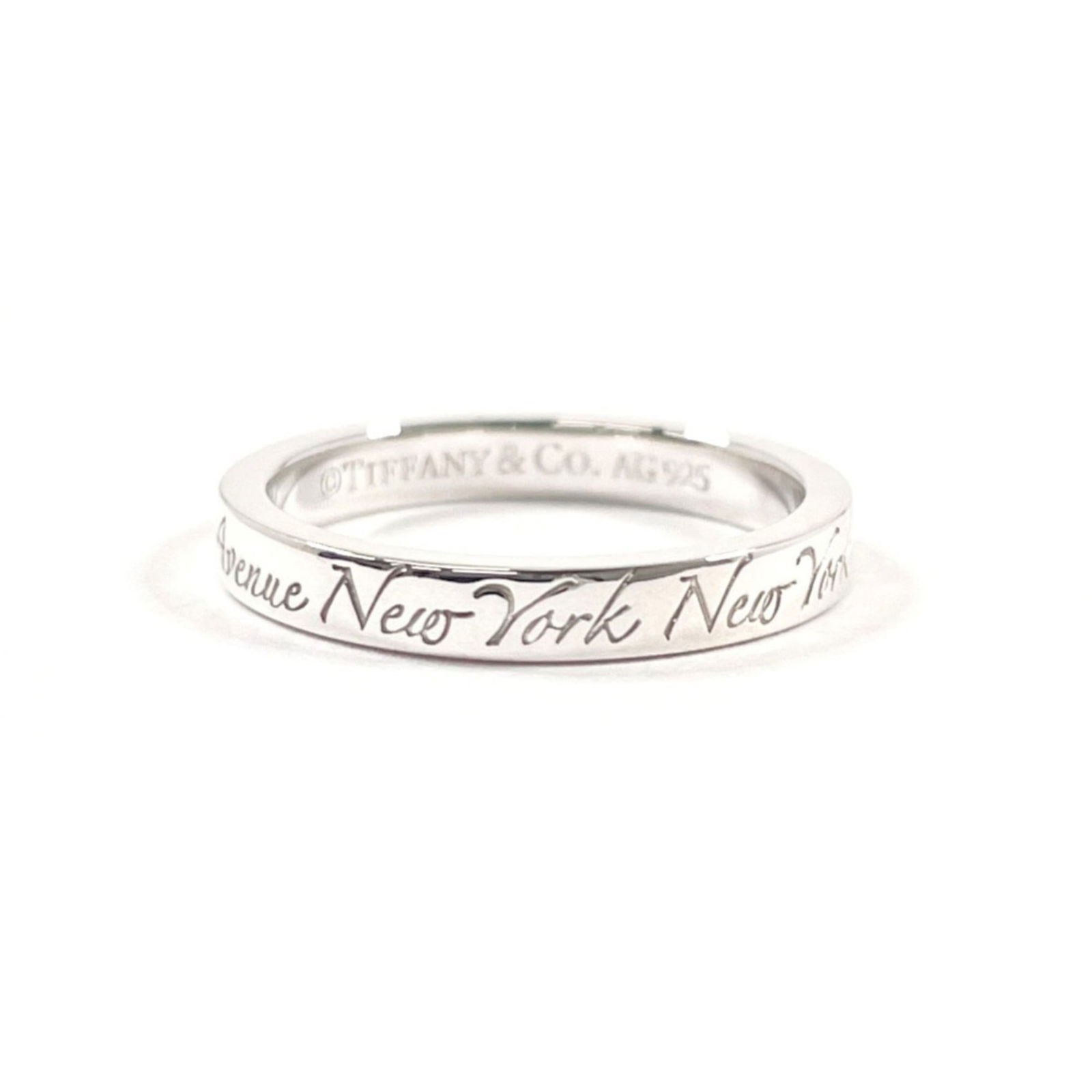 925 Tiffany Band Ring Silver: 925 Tiffany Band Ring Silver This listing features 925 Tiffany Band Ring Silver. Item specifics are provided below. Item Specifics: Brand: Tiffany Type: Band Ring Gender: Women Color: Silver Material: