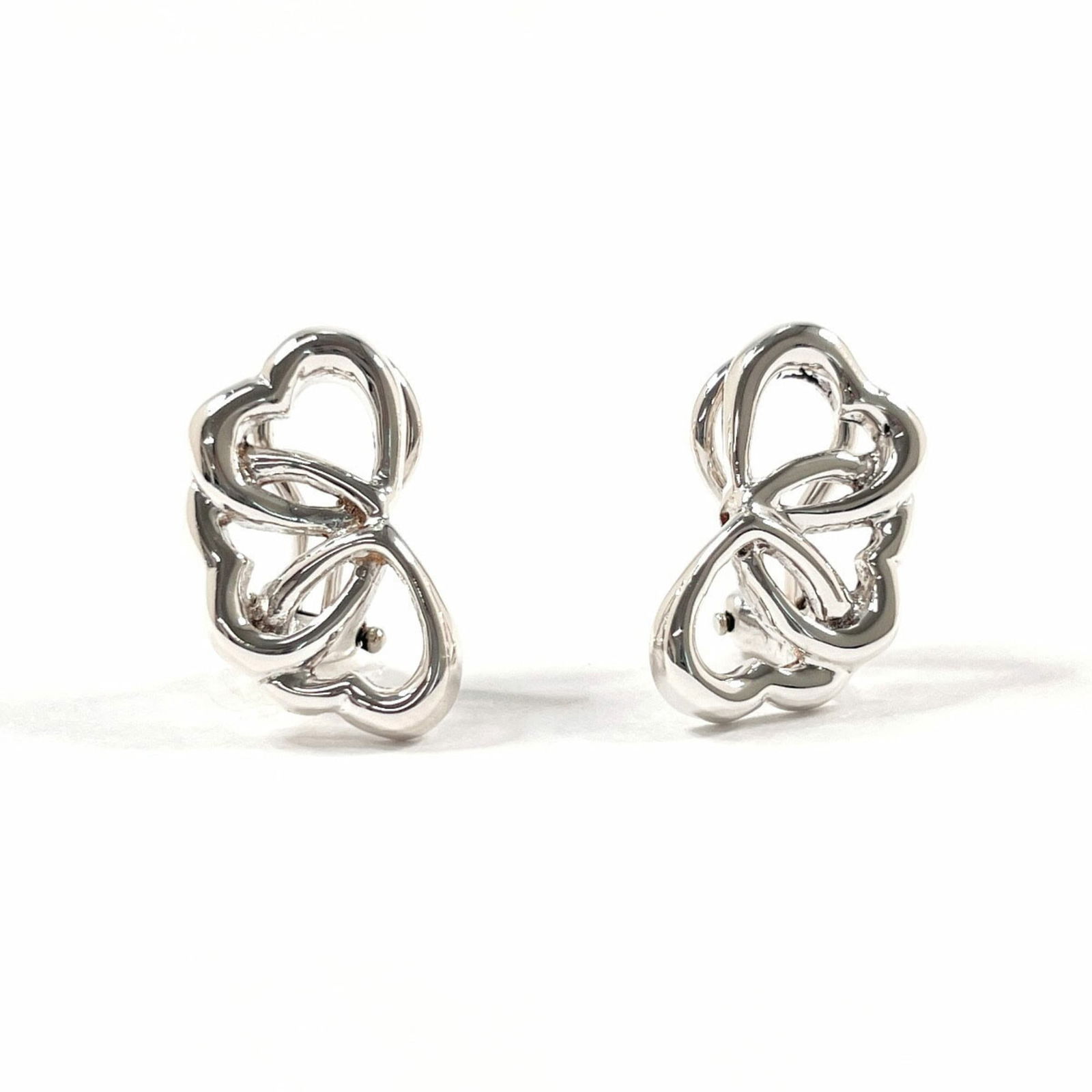 925 Tiffany Clip Earrings Silver: 925 Tiffany Clip Earrings Silver This listing features 925 Tiffany Clip Earrings Silver. Item specifics are provided below. Item Specifics: Brand: Tiffany Type: Clip Earrings Gender: Women Material: S