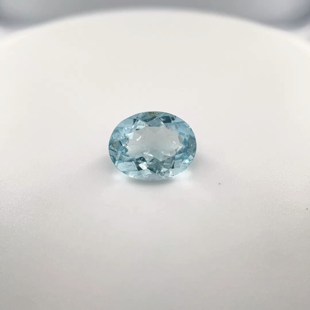 Loose Aquamarine Gemstone - Oval 2.2ct Blue SI: Loose Aquamarine Gemstone - Oval 2.2ct Blue SI This listing features Loose Aquamarine Gemstone - Oval 2.2ct Blue SI. Item specifics are provided below. Item Specifics: Type: Aquamarine Carat: 2.2 Cut: