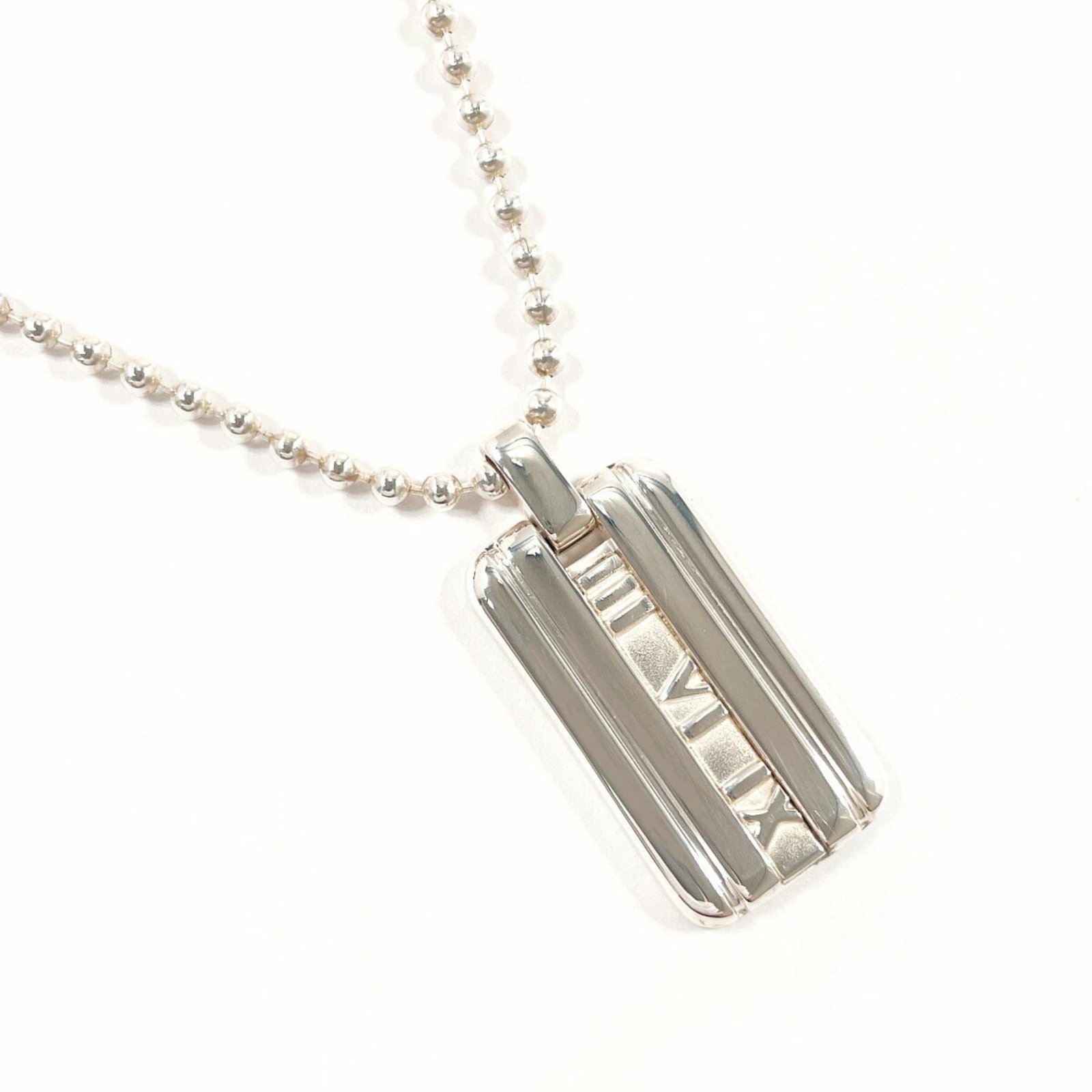 Unisex - TIFFANY & Co. Tiffany Atlas Plate Ball Chain Necklace - 925 Sterling Silver: Unisex - TIFFANY & Co. Tiffany Atlas Plate Ball Chain Necklace - 925 Sterling Silver This listing features Unisex - TIFFANY & Co. Tiffany Atlas Plate Ball Chain Necklace - 925 Sterling Silver. Item sp