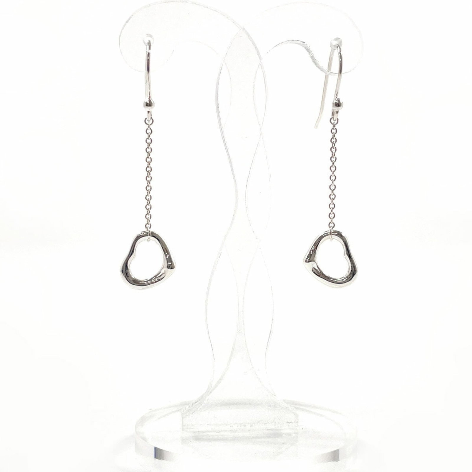 925 Tiffany Drop Earrings Silver: 925 Tiffany Drop Earrings Silver This listing features 925 Tiffany Drop Earrings Silver. Item specifics are provided below. Item Specifics: Brand: Tiffany Type: Drop Earrings Gender: Women Material: S