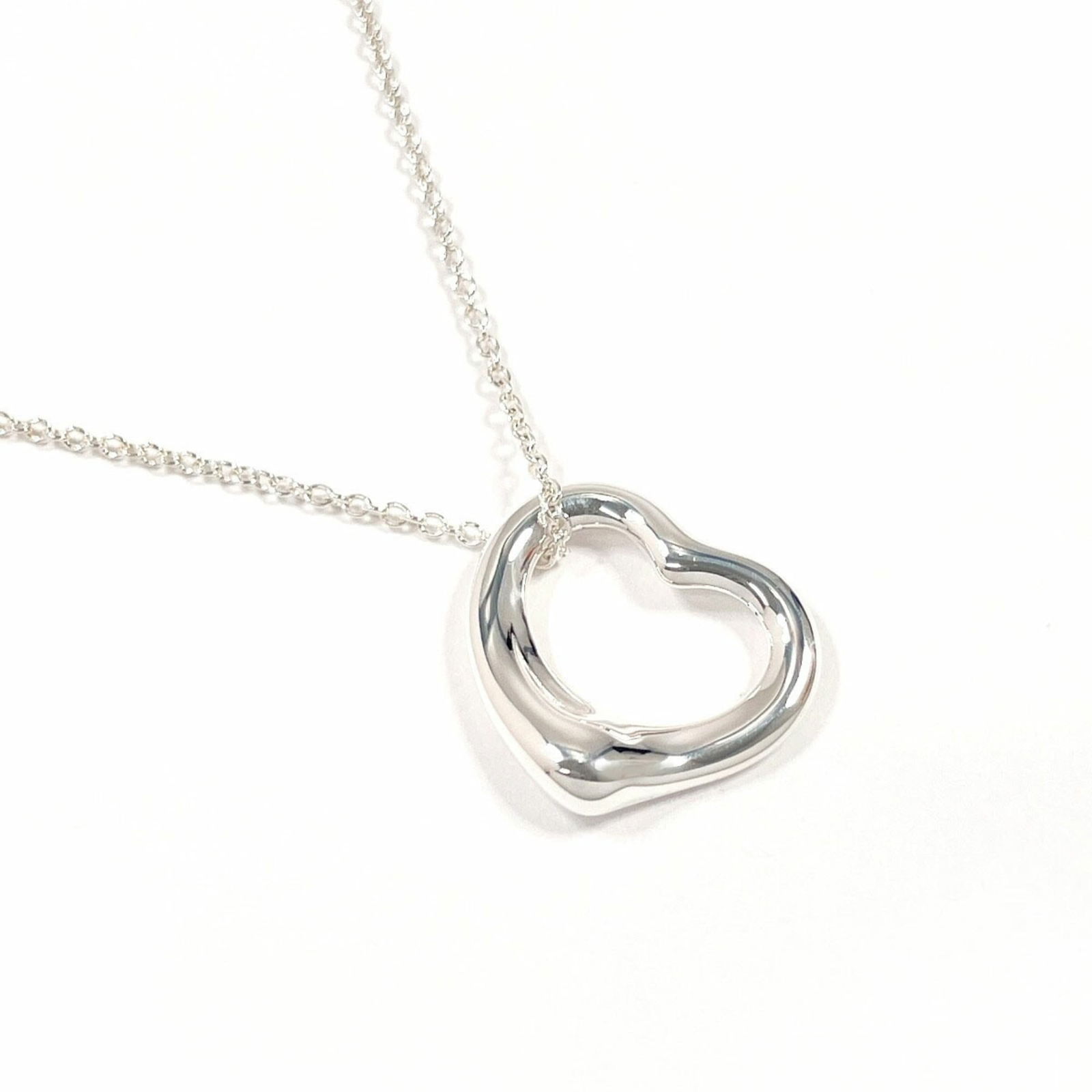 Women TIFFANY & Co. Tiffany Heart Elsa Peretti Necklace in 925 Sterling Silver for: Women TIFFANY & Co. Tiffany Heart Elsa Peretti Necklace in 925 Sterling Silver for This listing features Women TIFFANY & Co. Tiffany Heart Elsa Peretti Necklace in 925 Sterling Silver for. Item specif