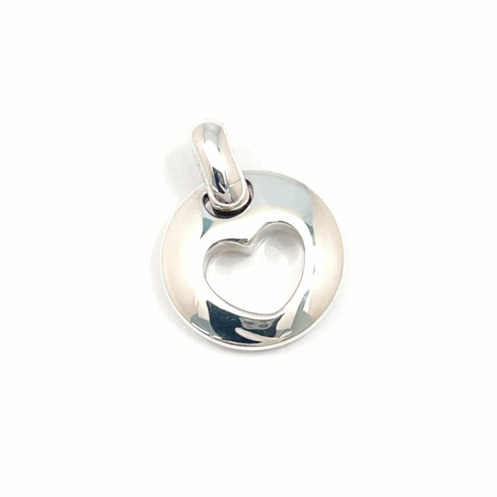 Women's - TIFFANY & Co. Tiffany Pierced Heart Pendant Top - 925 Sterling Silver: Women's - TIFFANY & Co. Tiffany Pierced Heart Pendant Top - 925 Sterling Silver This listing features Women's - TIFFANY & Co. Tiffany Pierced Heart Pendant Top - 925 Sterling Silver. Item specifics ar