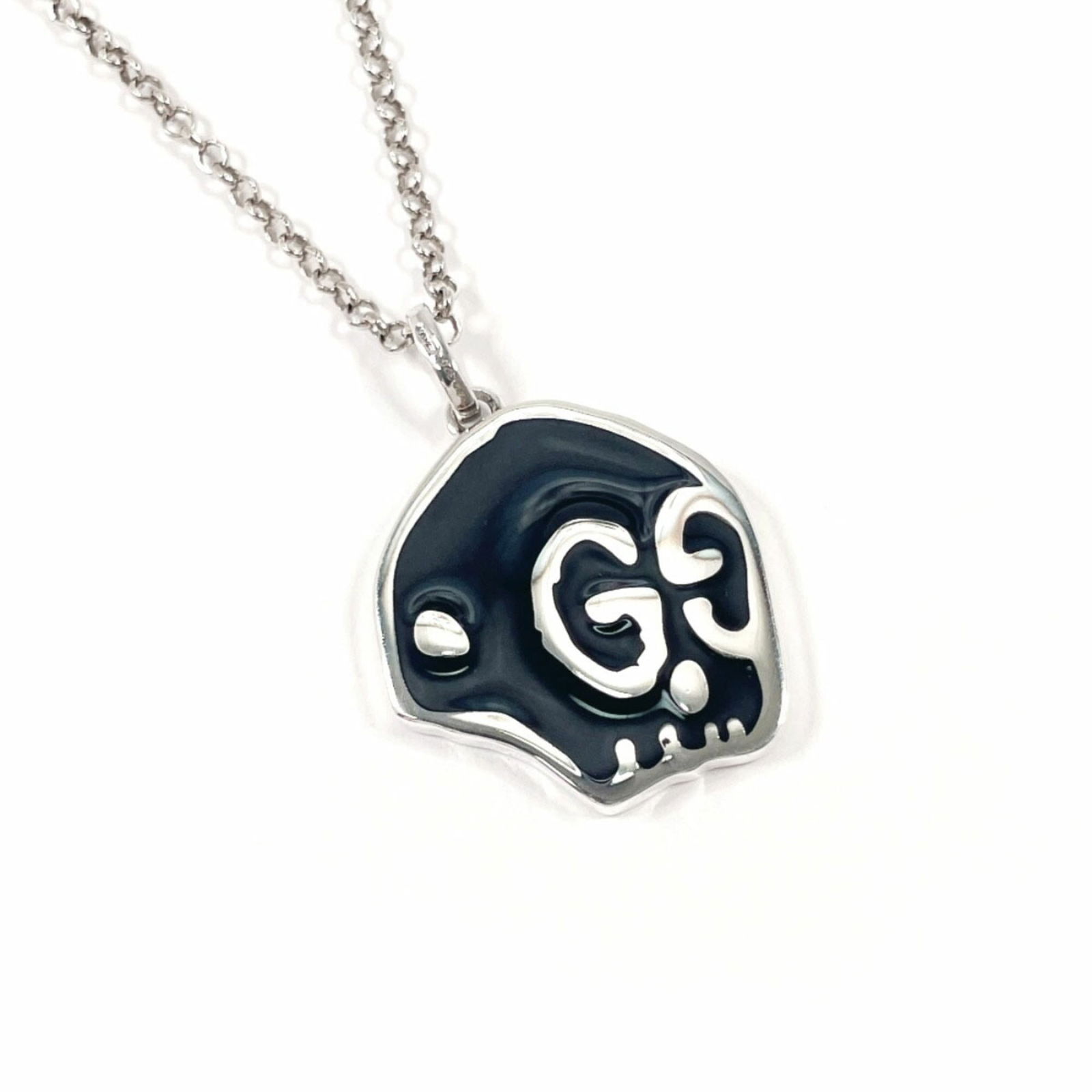Unisex - GUCCI Ghost Skull Necklace in Sterling Silver: Unisex - GUCCI Ghost Skull Necklace in Sterling Silver This listing features Unisex - GUCCI Ghost Skull Necklace in Sterling Silver. Item specifics are provided below. Item Specifics: Brand: Gucci Nec