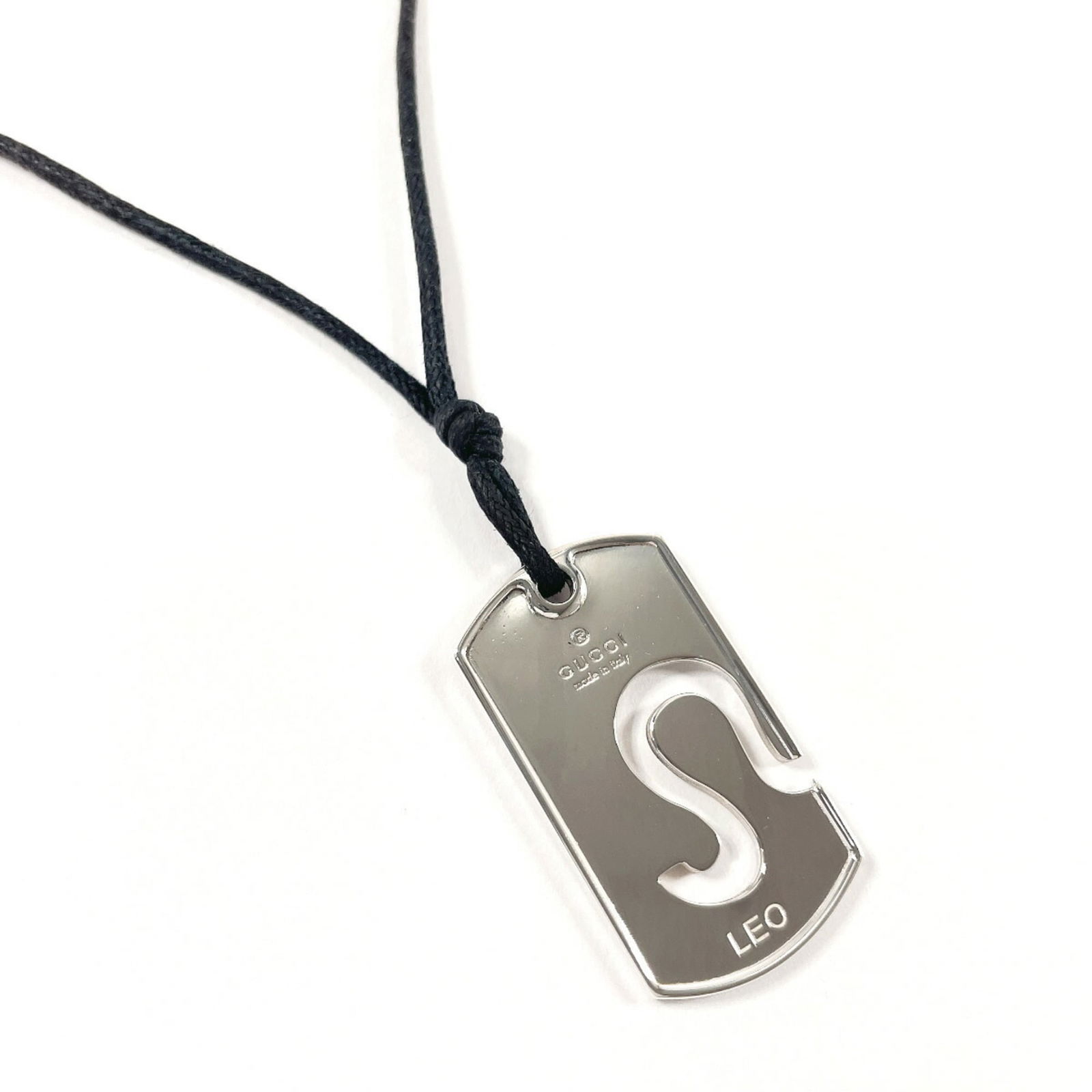 Unisex - GUCCI Leo Constellation Necklace in Sterling Silver: Unisex - GUCCI Leo Constellation Necklace in Sterling Silver This listing features Unisex - GUCCI Leo Constellation Necklace in Sterling Silver. Item specifics are provided below. Item Specifics: Bran