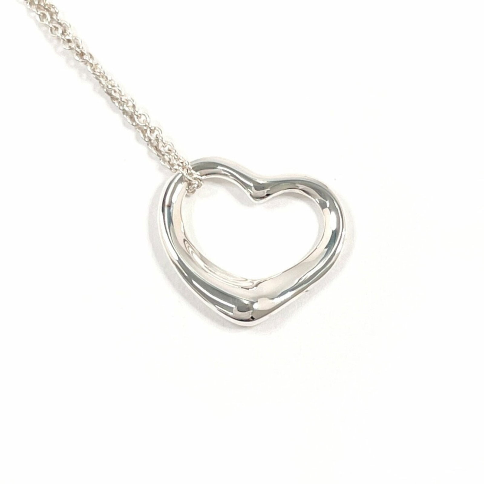 Women TIFFANY & Co. Tiffany Heart Elsa Peretti Necklace in 925 Sterling Silver for: Women TIFFANY & Co. Tiffany Heart Elsa Peretti Necklace in 925 Sterling Silver for This listing features Women TIFFANY & Co. Tiffany Heart Elsa Peretti Necklace in 925 Sterling Silver for. Item specif