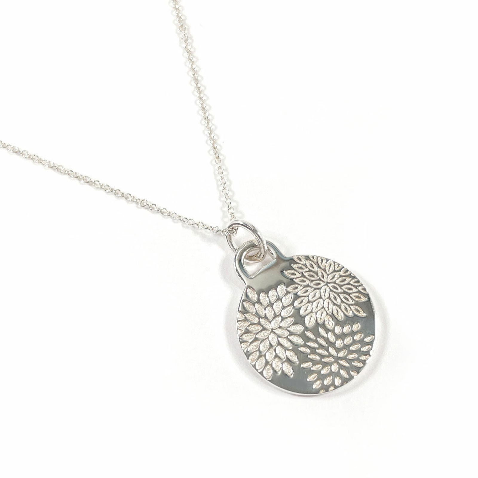 Women's - TIFFANY & Co. Tiffany GO WOMEN 2018 Necklace - 925 Sterling Silver: Women's - TIFFANY & Co. Tiffany GO WOMEN 2018 Necklace - 925 Sterling Silver This listing features Women's - TIFFANY & Co. Tiffany GO WOMEN 2018 Necklace - 925 Sterling Silver. Item specifics are prov