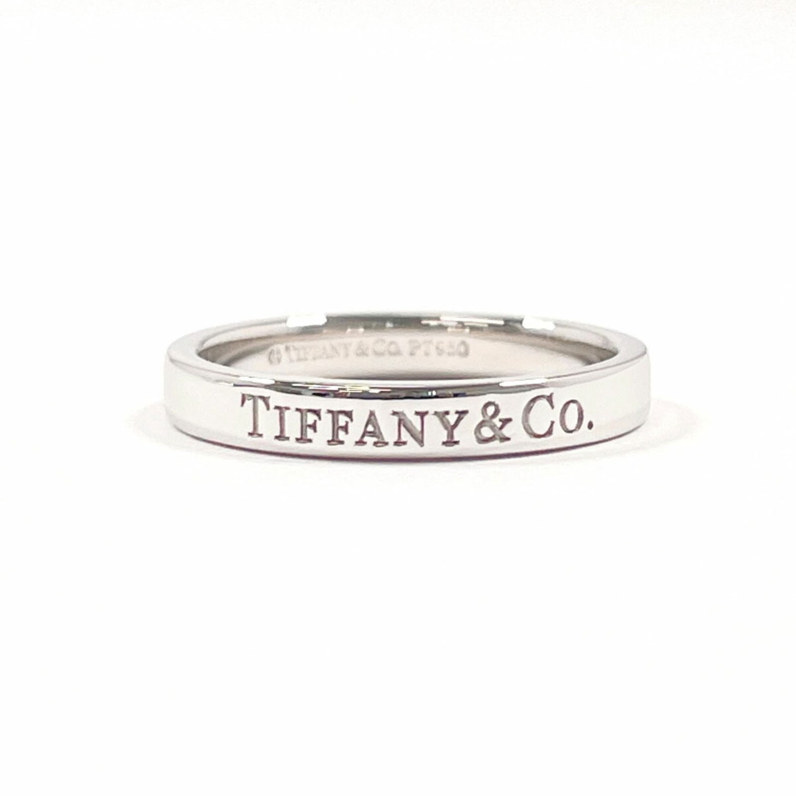 950 Tiffany Band Ring Platinum: 950 Tiffany Band Ring Platinum This listing features 950 Tiffany Band Ring Platinum. Item specifics are provided below. Item Specifics: Brand: Tiffany Type: Band Ring Gender: Women Color: Silver Mater