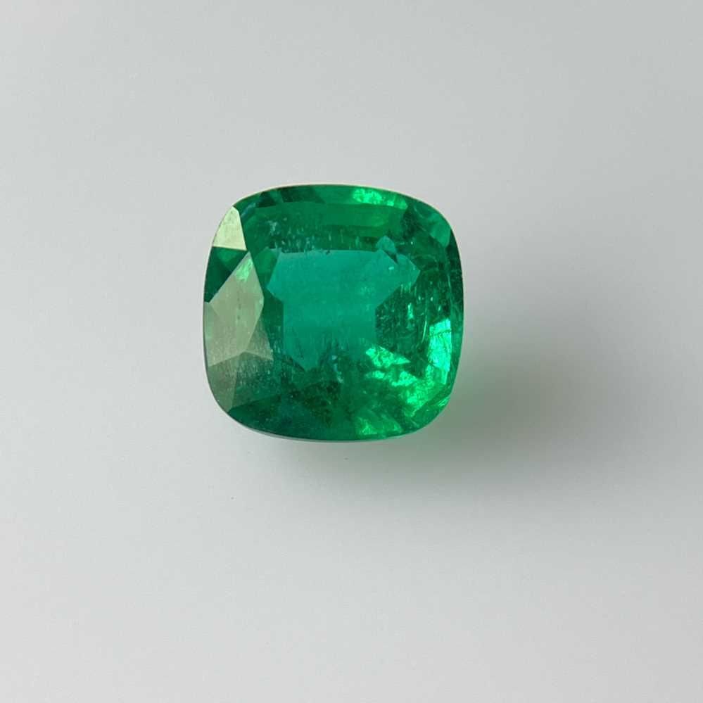 Loose Emerald Gemstone - GIA Cushion 3.91ct Green SI: Loose Emerald Gemstone - GIA Cushion 3.91ct Green SI This listing features Loose Emerald Gemstone - GIA Cushion 3.91ct Green SI. Item specifics are provided below. Item Specifics: Type: Emerald Carat: