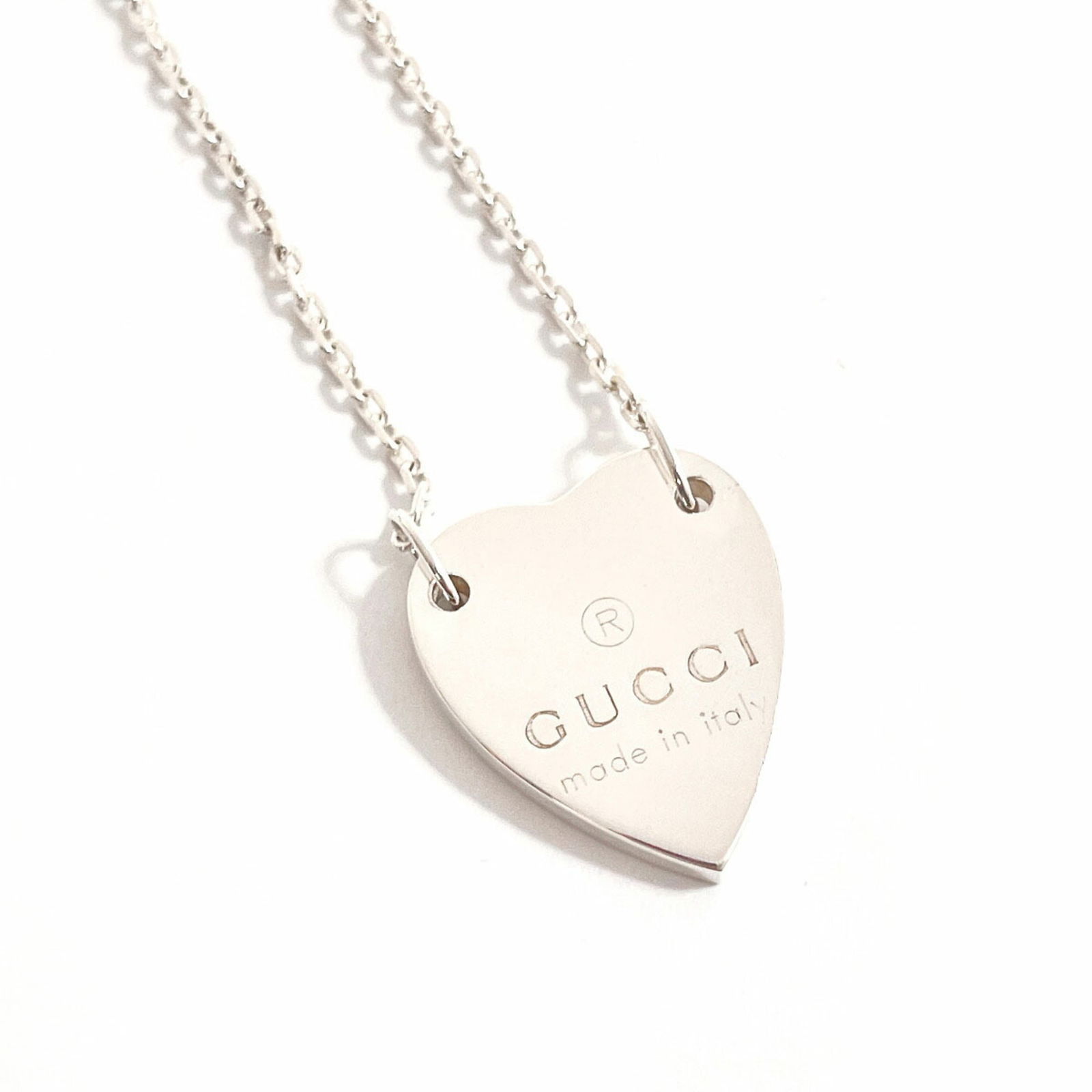 Women's - GUCCI Trademark Heart Necklace 223512 J8400 8106 - 925 Sterling Silver: Women's - GUCCI Trademark Heart Necklace 223512 J8400 8106 - 925 Sterling Silver This listing features Women's - GUCCI Trademark Heart Necklace 223512 J8400 8106 - 925 Sterling Silver. Item specifics