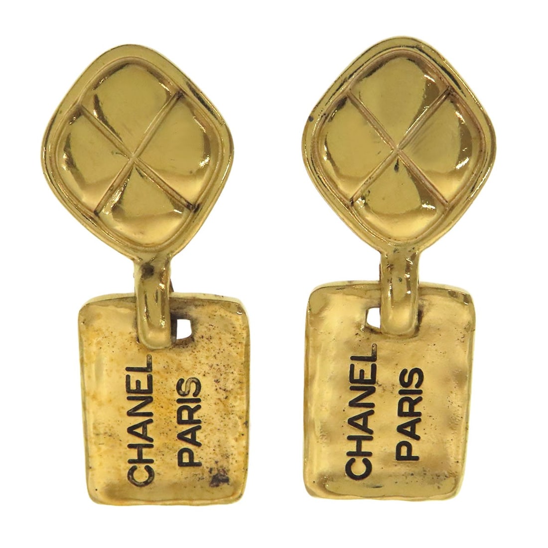 Metal CHANEL Matelasse logo Earring: Metal CHANEL Matelasse logo Earring This listing features Metal CHANEL Matelasse logo Earring. Item specifics are provided below. Item Specifics: Brand: CHANEL Style: Earring Material: Metal Color: