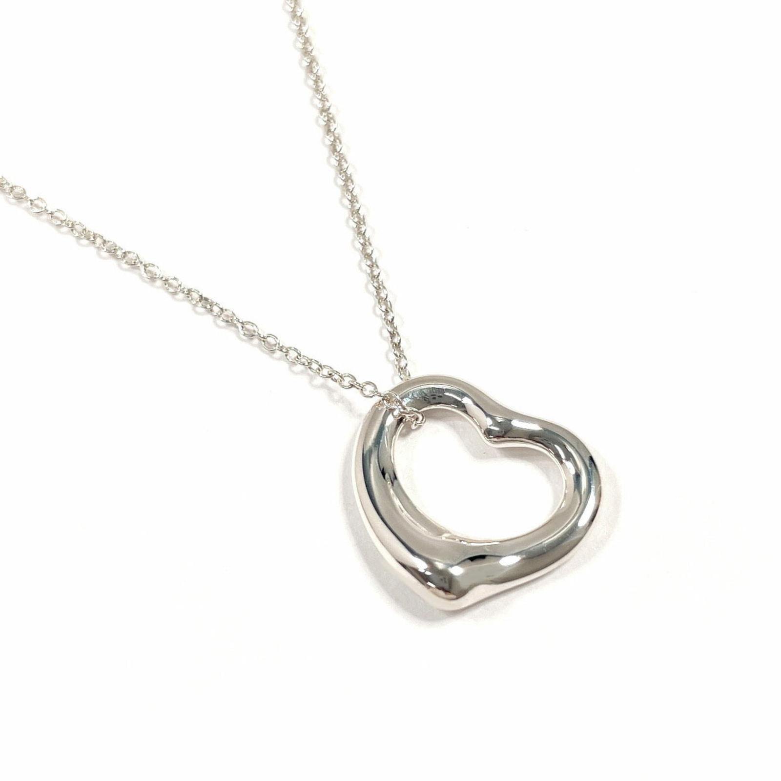 Women TIFFANY & Co. Tiffany Heart Elsa Peretti Necklace in 925 Sterling Silver for: Women TIFFANY & Co. Tiffany Heart Elsa Peretti Necklace in 925 Sterling Silver for This listing features Women TIFFANY & Co. Tiffany Heart Elsa Peretti Necklace in 925 Sterling Silver for. Item specif