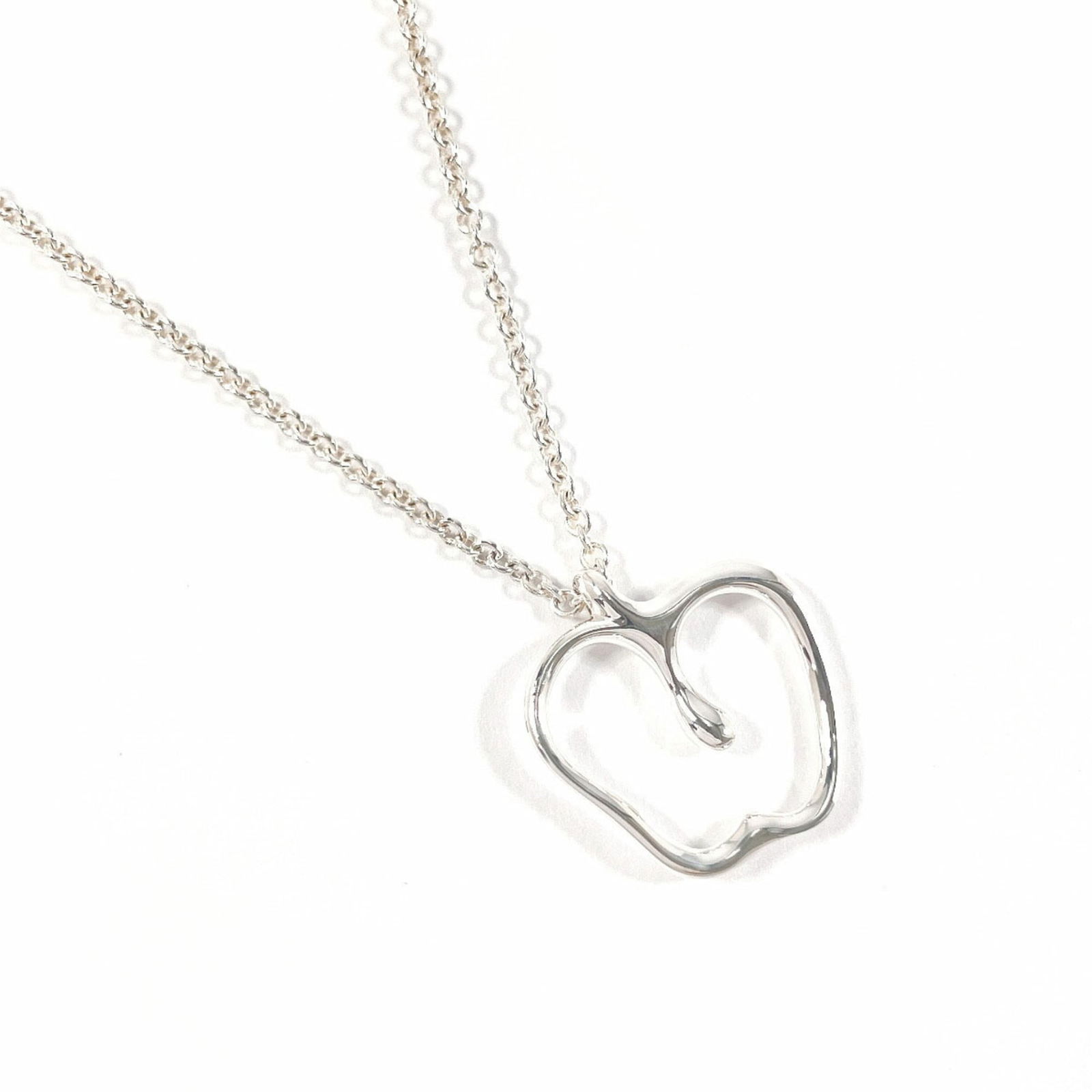 Women TIFFANY & Co. Tiffany Apple Elsa Peretti Necklace in 925 Sterling Silver for: Women TIFFANY & Co. Tiffany Apple Elsa Peretti Necklace in 925 Sterling Silver for This listing features Women TIFFANY & Co. Tiffany Apple Elsa Peretti Necklace in 925 Sterling Silver for. Item specif