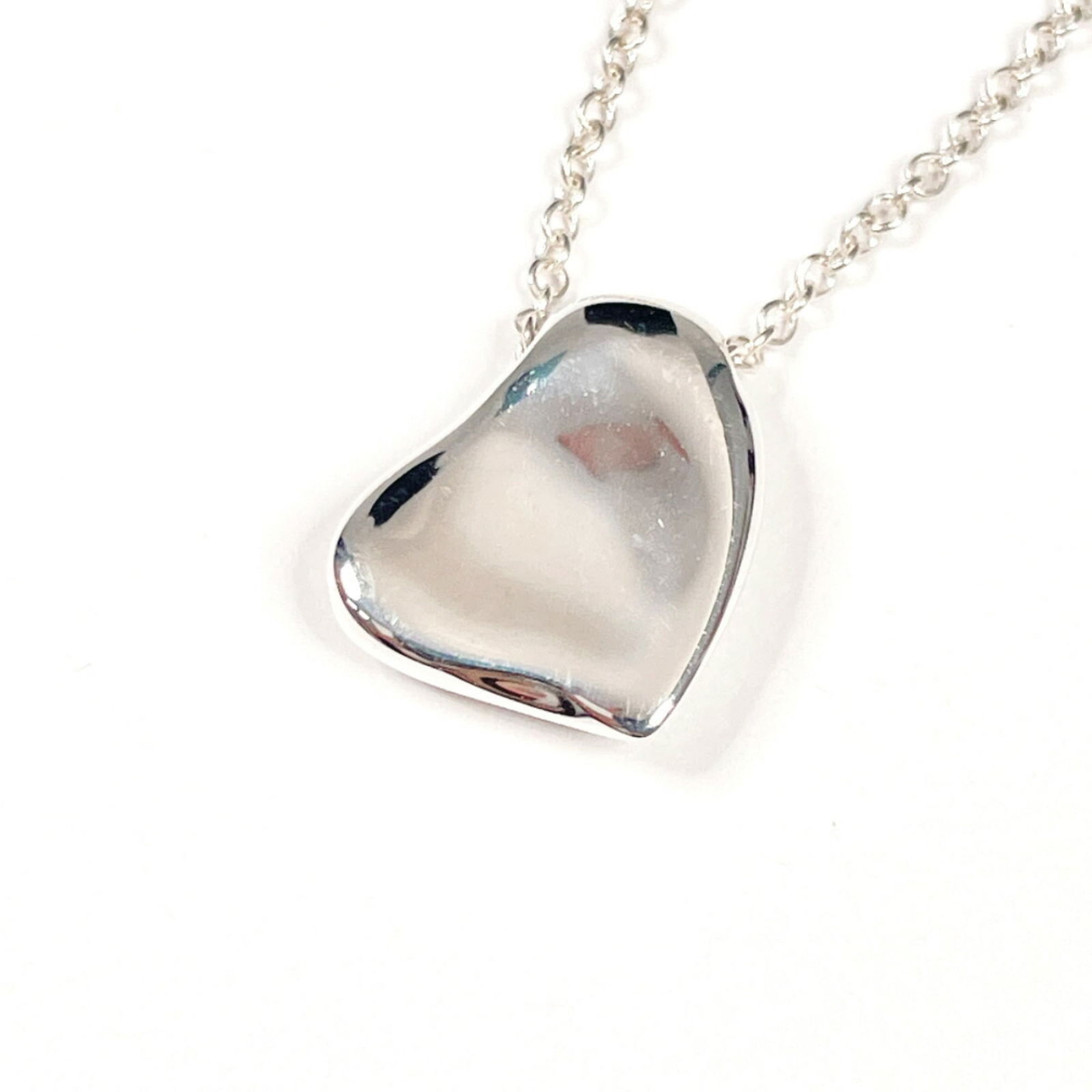 Women TIFFANY & Co. Tiffany Full Heart Elsa Peretti Necklace in 925 Sterling Silver for: Women TIFFANY & Co. Tiffany Full Heart Elsa Peretti Necklace in 925 Sterling Silver for This listing features Women TIFFANY & Co. Tiffany Full Heart Elsa Peretti Necklace in 925 Sterling Silver for. I