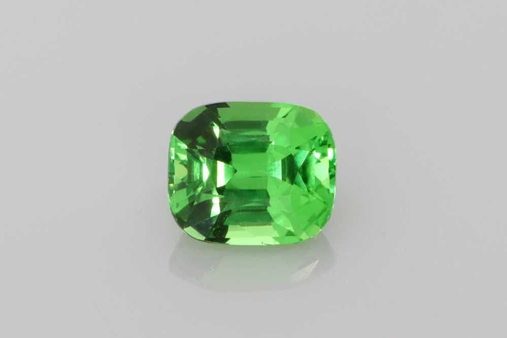 Loose Garnet Gemstone - Cushion 1.54ct Green EC: Loose Garnet Gemstone - Cushion 1.54ct Green EC This listing features Loose Garnet Gemstone - Cushion 1.54ct Green EC. Item specifics are provided below. Item Specifics: Type: Garnet Carat: 1.54 Cut: