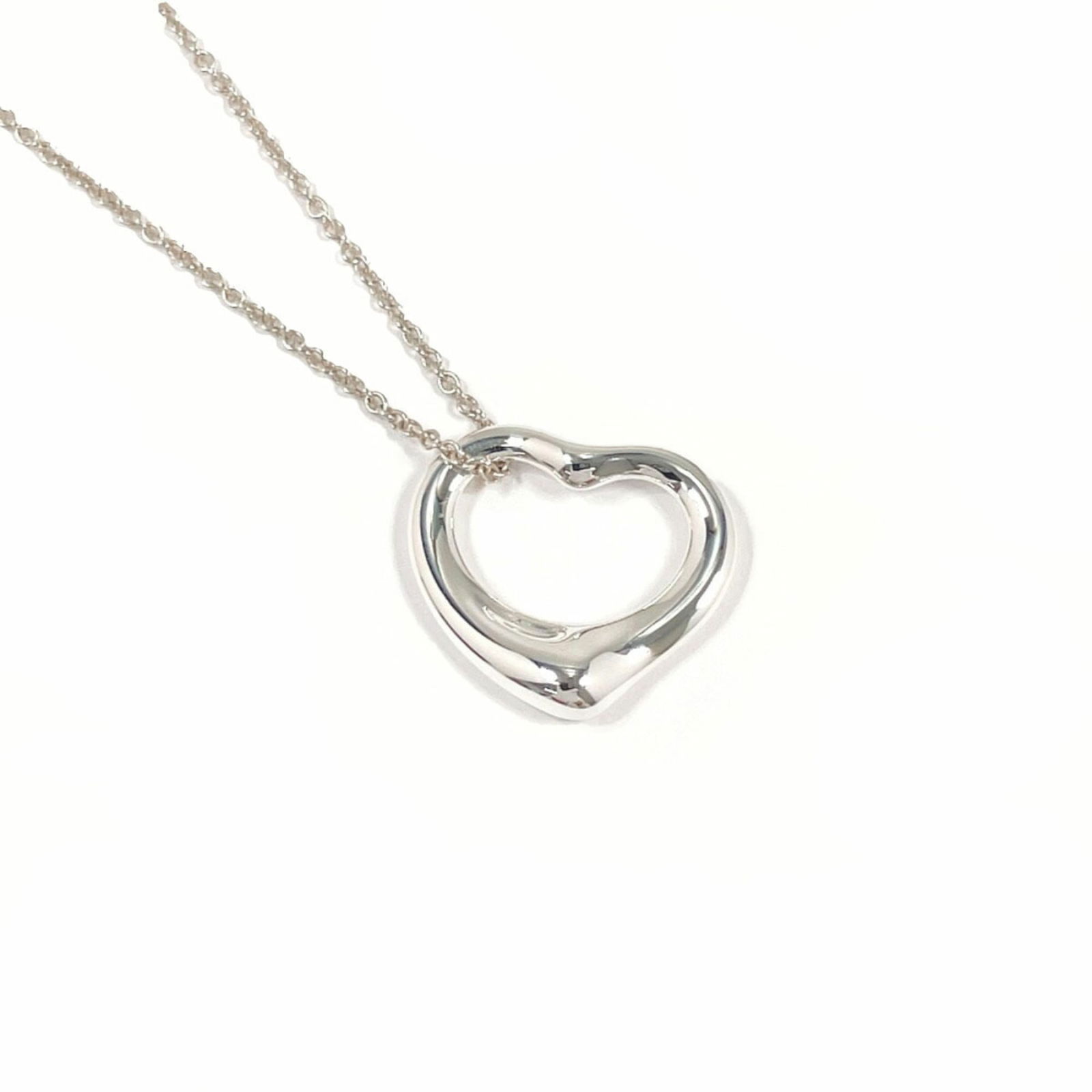 Women TIFFANY & Co. Tiffany Heart Elsa Peretti Necklace in 925 Sterling Silver for: Women TIFFANY & Co. Tiffany Heart Elsa Peretti Necklace in 925 Sterling Silver for This listing features Women TIFFANY & Co. Tiffany Heart Elsa Peretti Necklace in 925 Sterling Silver for. Item specif