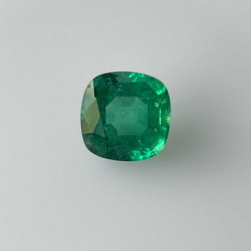 Loose Emerald Gemstone - Cushion 2.0ct Green SI: Loose Emerald Gemstone - Cushion 2.0ct Green SI This listing features Loose Emerald Gemstone - Cushion 2.0ct Green SI. Item specifics are provided below. Item Specifics: Type: Emerald Carat: 2.0 Cut: