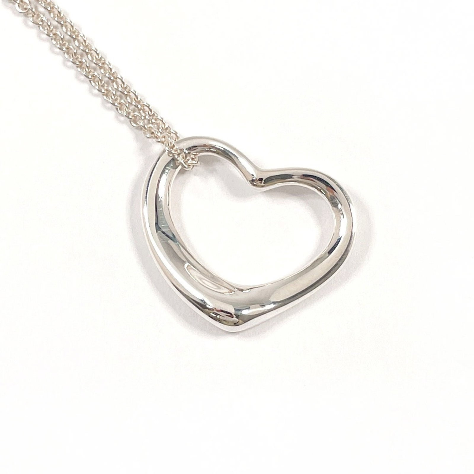 Women TIFFANY & Co. Tiffany Heart Elsa Peretti Necklace in 925 Sterling Silver for: Women TIFFANY & Co. Tiffany Heart Elsa Peretti Necklace in 925 Sterling Silver for This listing features Women TIFFANY & Co. Tiffany Heart Elsa Peretti Necklace in 925 Sterling Silver for. Item specif