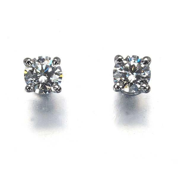 Platinum Tiffany&Co. Earrings Diamond 0.18Ct/ 0.18Ct Solitaire 950: Platinum Tiffany&Co. Earrings Diamond 0.18Ct/ 0.18Ct Solitaire 950 This listing features Platinum Tiffany&Co. Earrings Diamond 0.18Ct/ 0.18Ct Solitaire 950. Item specifics are provided below. Item Spe
