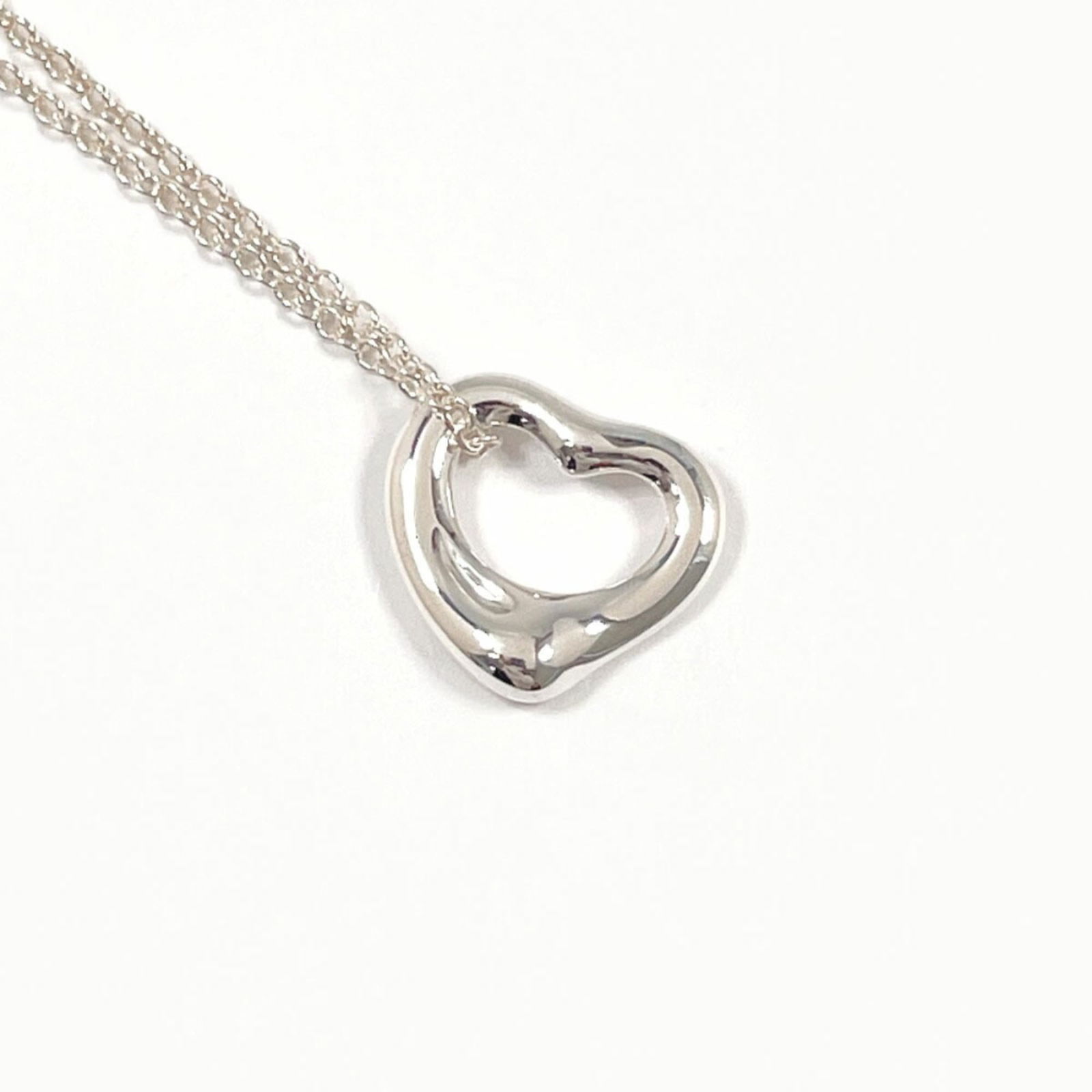 Women TIFFANY & Co. Tiffany Heart Elsa Peretti Necklace in 925 Sterling Silver for: Women TIFFANY & Co. Tiffany Heart Elsa Peretti Necklace in 925 Sterling Silver for This listing features Women TIFFANY & Co. Tiffany Heart Elsa Peretti Necklace in 925 Sterling Silver for. Item specif