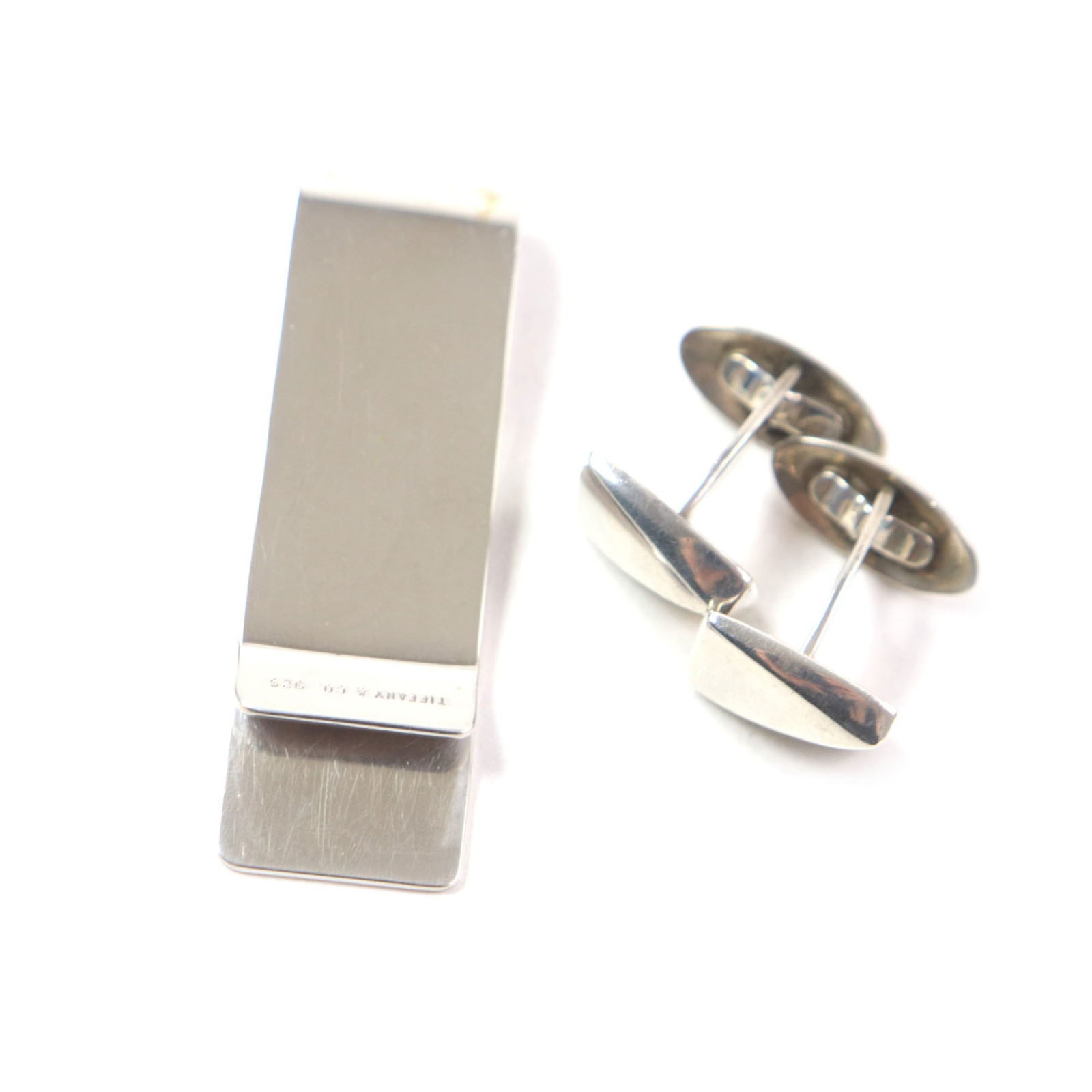 925 Tiffany Stud/ Button Silver: 925 Tiffany Stud/ Button Silver This listing features 925 Tiffany Stud/ Button Silver. Item specifics are provided below. Item Specifics: Brand: Tiffany Type: Stud/Button Gender: Men Material: Silver