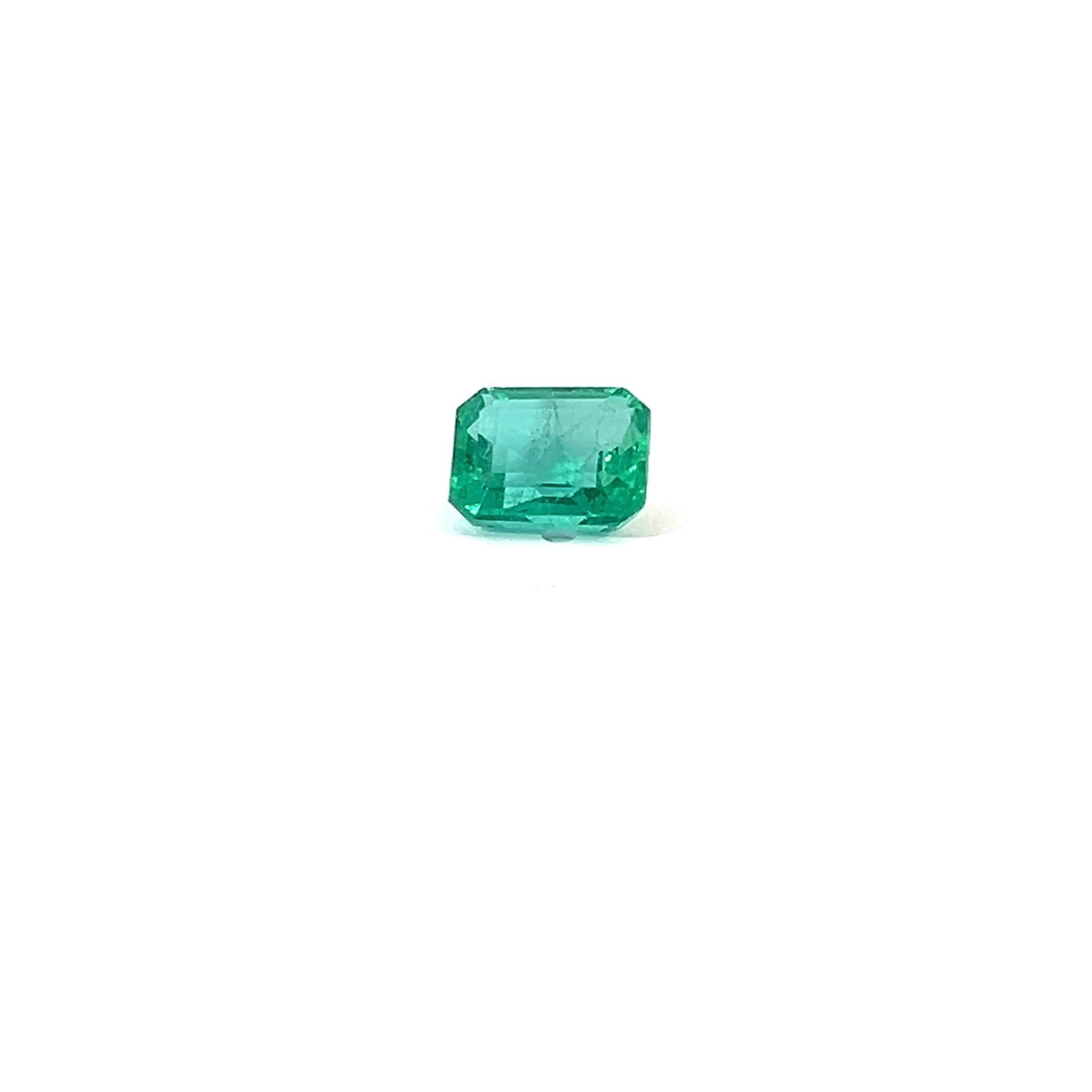 Loose Emerald Gemstone - Emerald 1.71ct Green SI: Loose Emerald Gemstone - Emerald 1.71ct Green SI This listing features Loose Emerald Gemstone - Emerald 1.71ct Green SI. Item specifics are provided below. Item Specifics: Type: Emerald Carat: 1.71
